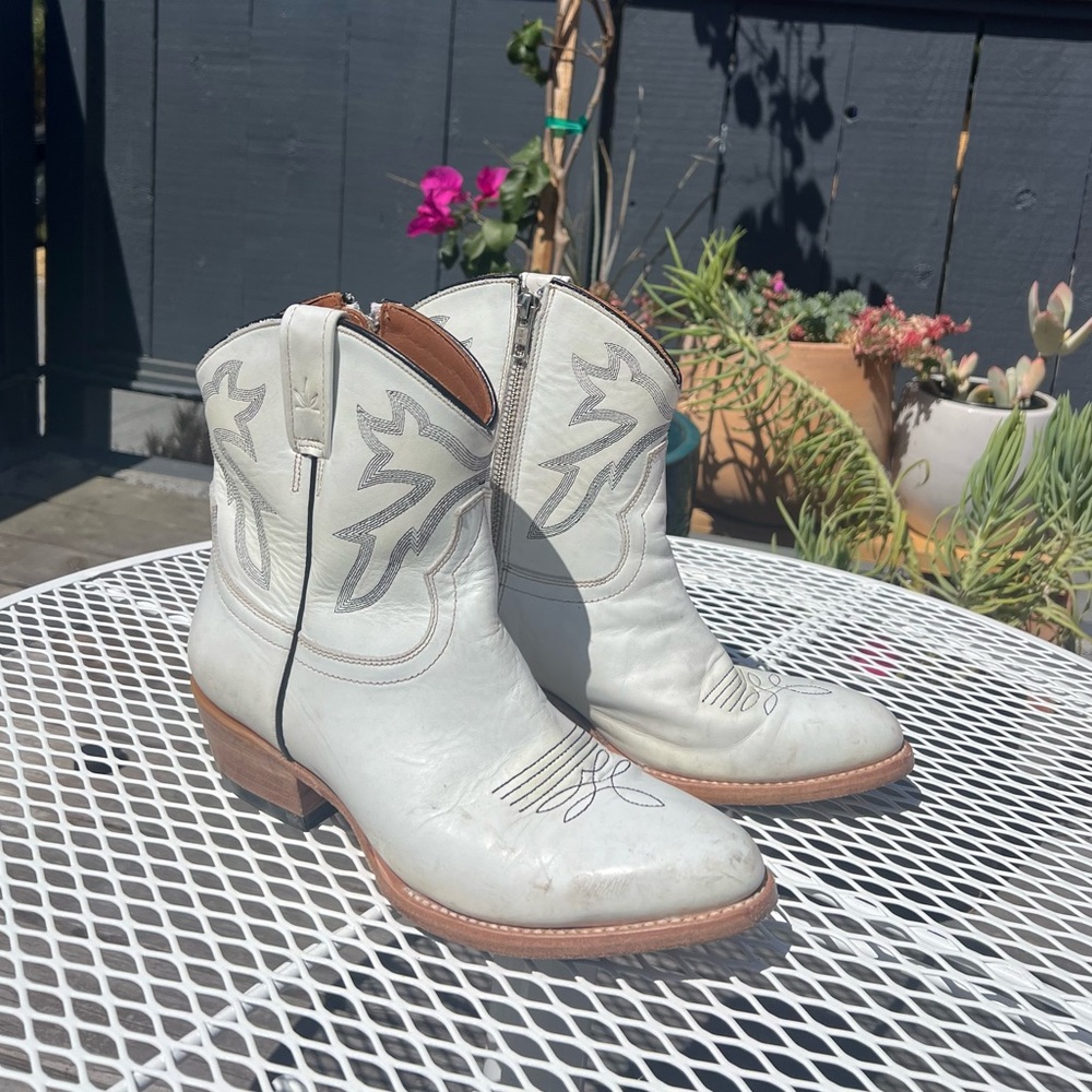 Mezcalero Vintage Finish Ankle Boots - White (9.5 Narrow)